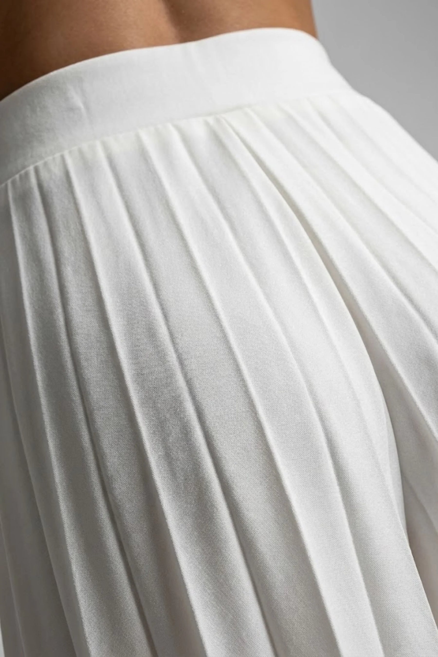 81619692618076